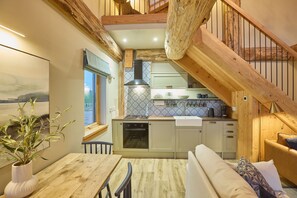 Room - Host Stay Cabin on the Loch (Kelso)