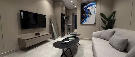 Apartment, 1 Bedroom, Accessible, Smoking | Living area