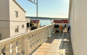 Property grounds - Beautiful apartment in Rab with WiFi (Rab)