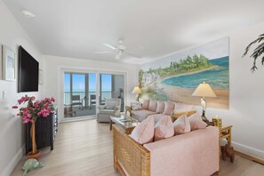 Living area - BG North 61 - First Level - Pickleball - Pool - Gulf Views - Sleeps 4 (placida)
