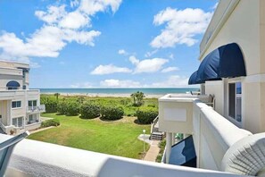 Property grounds - Direct Oceanfront Condo W/ Private Balcony, Heated Pool & Hot Tub! ☀️ (Cape Canaveral)