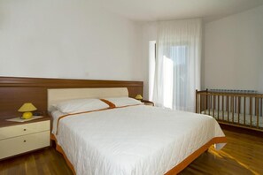 3 bedrooms, Internet - Apartment 2419/197054 (Istria - Pula), 2800m from the beach (Pula)