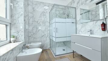 Double Room | Bathroom