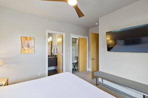 5 chambres, fer et planche à repasser, Wi-Fi, draps fournis