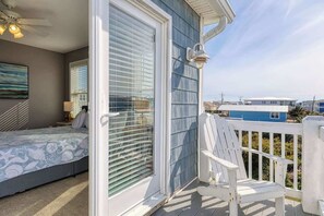 Travel cot, free WiFi - Sun Sprinkles by Carolina Getaway - Ocean Views, Pool, Walk to Kure Beach (Kure Beach)