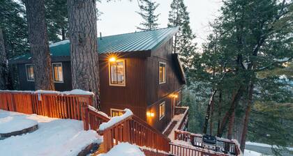New! Henness House inside YNP w/ game room/EV/AC