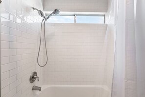 Hair dryer - Modern 3BR Home | Pets+7 Min to Airport+Parking (Las Vegas)