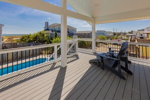 Terrace/patio - Paws and Relax - 5 BR, Pool, Dog-Friendly (Virginia Beach)