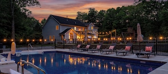 IG Heated POOL+Arcades+Pool Table+Theater+Hot Tub+Sauna+EV+Fire Pit+Swing Set