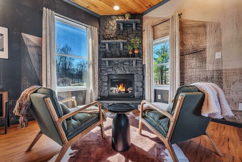 Arcades+Pool Table+Theater+Hot Tub+Sauna+EV+Fire Pit+Swing Set+Indoor Slide