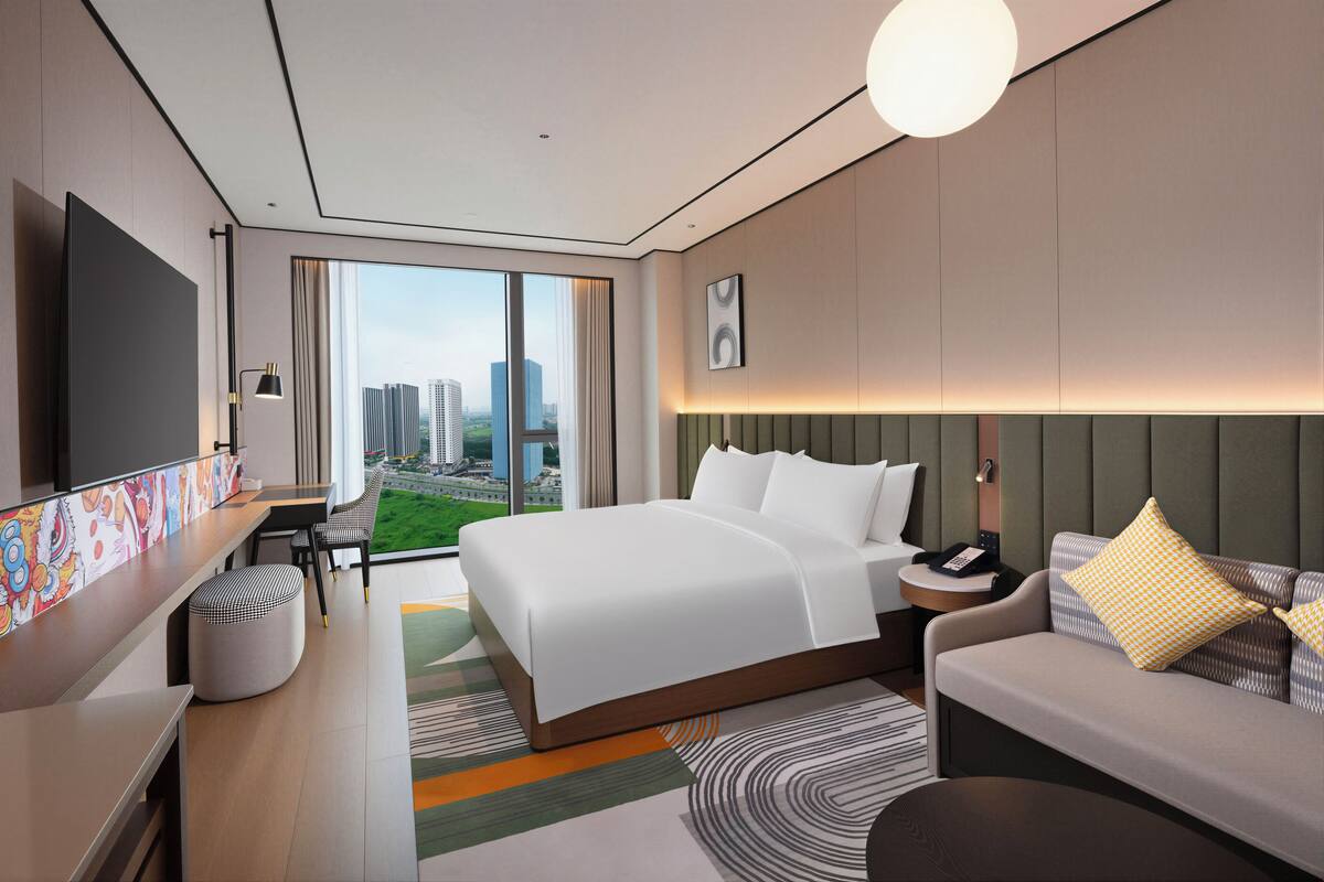 Room, 1 King Bed | Free WiFi