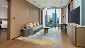 Suite – deluxe, 1 kingsize-seng | Wi-fi (inkludert)