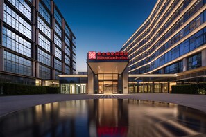 Exterior - Hilton Garden Inn Chengdu Shuangliu International Airport (Chengdu)