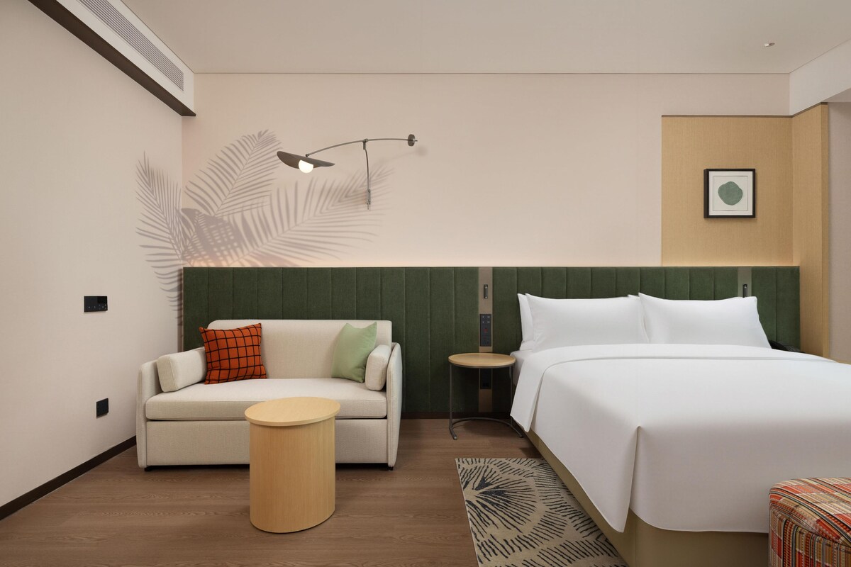 Zimmer, 1 King-Bett und Schlafsofa