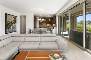 Living area -  3-bedroom townhome on the ninth fairway fabulous Troon North Golf Course. (Scottsdale)