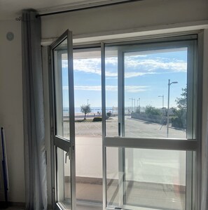 Interior - Lovely beachfront studio apartment with balcony facing the sea (Lido delle Nazioni)