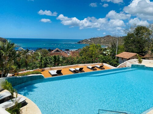 A spacious Spanish Colonial style casa with incredible views