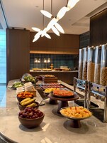 Desayuno buffet todos los días (con cargo)