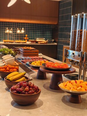 Daily buffet breakfast for a fee - Hilton Garden Inn Shanwei Luhe (Shanwei)