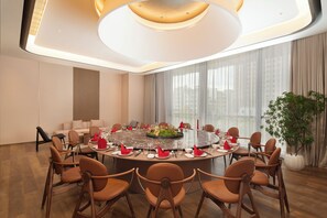 2 restaurants, breakfast served - Hilton Garden Inn Shanwei Luhe (Shanwei)