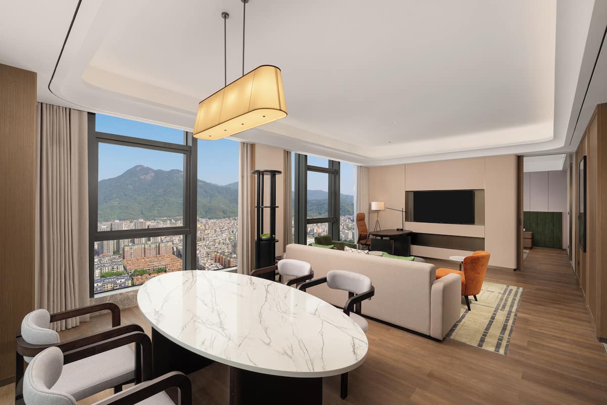 Suite – premium, 1 kingsize-seng | Sengetøy av topp kvalitet, dundyner, memory foam-senger og minibar