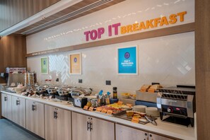 Free daily buffet breakfast - Tru By Hilton Mexico City Airport (Mexico City)