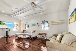 Living area - Steps to the Beach, Scenic Deck Views & Near Times Square Fun - FMB - The Upper Deck - Roelens (Fort Myers Beach)