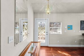 Interior - Steps to the Beach, Scenic Deck Views & Near Times Square Fun - FMB - The Upper Deck - Roelens (Fort Myers Beach)