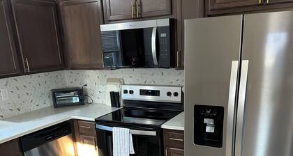 Cozy Cottage on Massachusetts Street