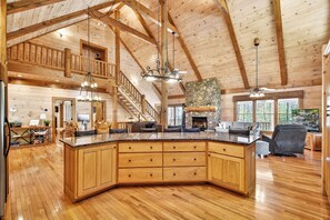 Interior - Kick Aska Lodge - Secluded Setting, Hot Tub Dips, Fireside Hugs & Game Nights (Cherry Log)