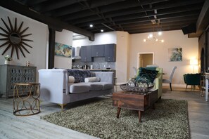 TV - Elevated Urban Living in Downtown St. Louis (St. Louis)