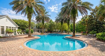 Family-Friendly 2BR • Beaches & Mayo Clinic •King Bed