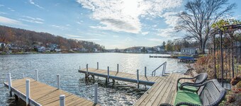 Dog Friendly Lake House with Lake Toys and Game Room 10 Person Capacity