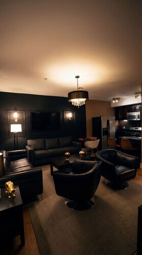 10 min. NYC affordable luxury Suite