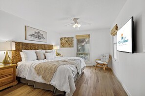 Room - 830 Ketch Court @ Harbour Town, Sea Pines | Walk to Marina & Golf Links | Warm Coastal Furnishings (Hilton Head Island)