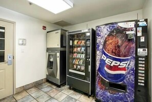 Interior - Relaxing Stay Near Route 18 (East Brunswick)