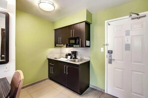 Private kitchen - Studio Retreat Near New Brunswick (East Brunswick)