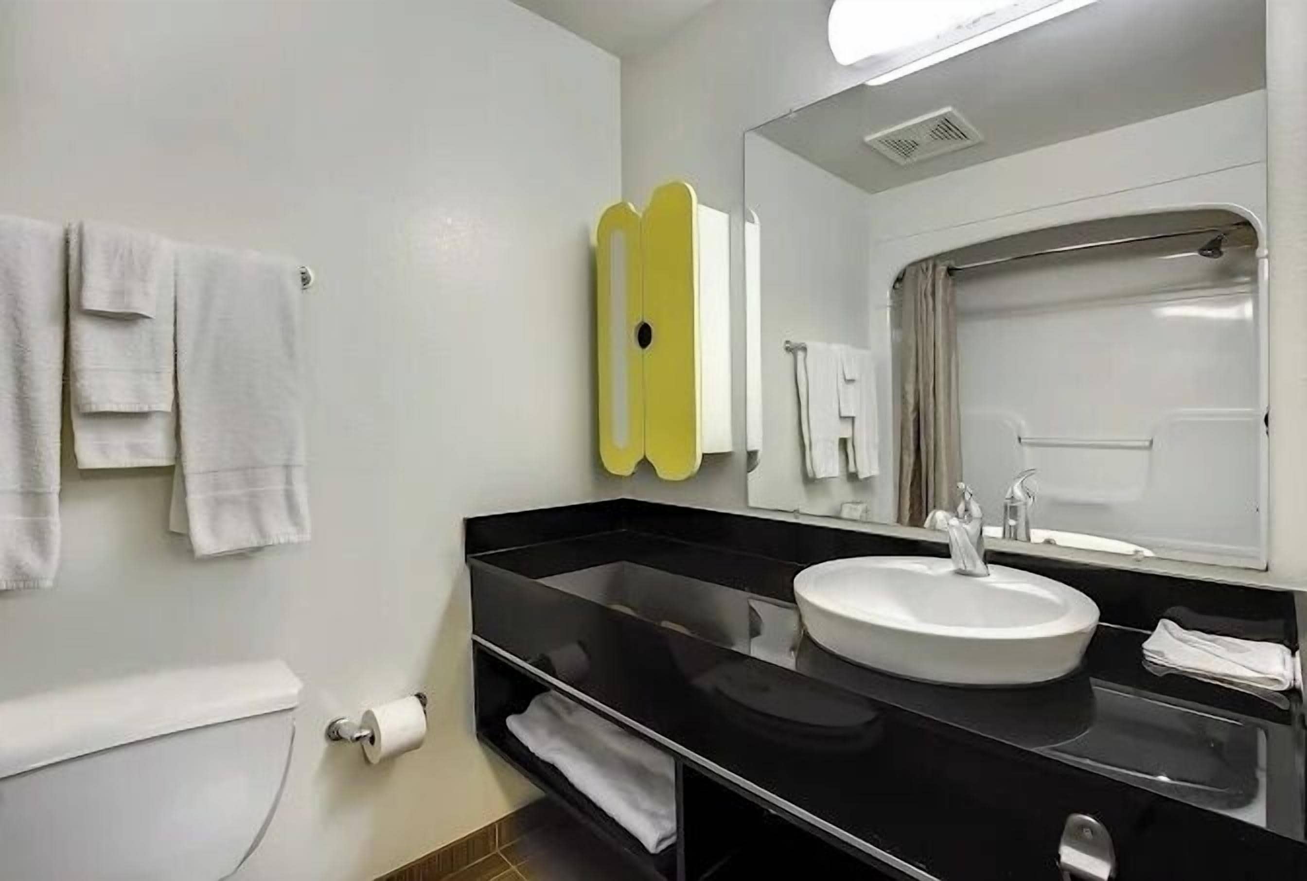 Hair dryer, towels