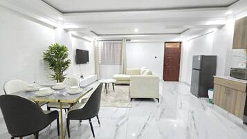 Apartemen, 2 kamar tidur, akses difabel | Ruang makan