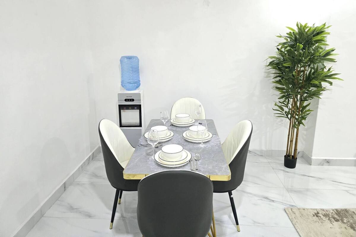 Apartemen, 2 kamar tidur, akses difabel | Ruang makan