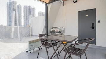 Starlight Top View Room | Desk, free WiFi, bed sheets