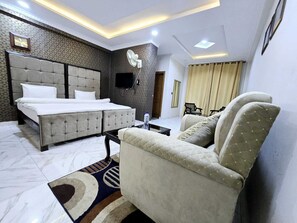 1 bedroom, bed sheets