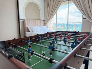 1 bedroom, iron/ironing board, WiFi, bed sheets - Luxury 4Pax Studio | Bathtub | Foosball | Parking (Kuala Lumpur)