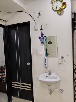 Bathroom - Comfortable 2BHK in Peaceful Gated Society (Indore)