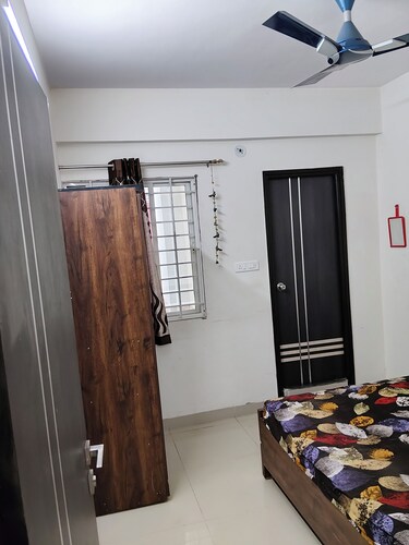 Comfortable 2BHK in Peaceful Gated Society