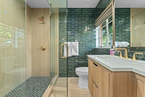 Shower, hair dryer, towels, soap - Tipsy Peach | Heated Cowboy Pool | Walk to Main (Fredericksburg)