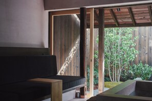 Garden - MUDANI DARUMACHO (Kyoto)