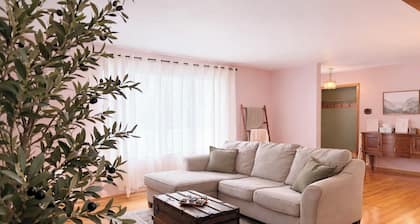 The Ridgeback Inn (5mins from downtown Bathurst)