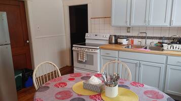 Shared Dormitory, 1 Bedroom, Smoking, Patio | Interior