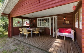 Outdoor dining - Cozy home in Ebeltoft with WiFi (Ebeltoft)